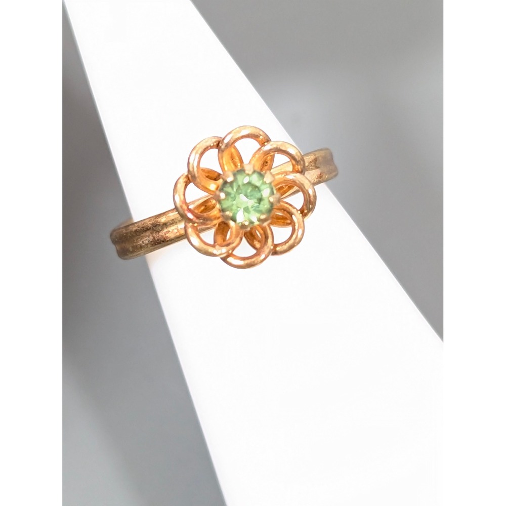 Vintage Sarah Coventry Green Crystal Floral Ring‎ – Gold Tone – Size 3.5